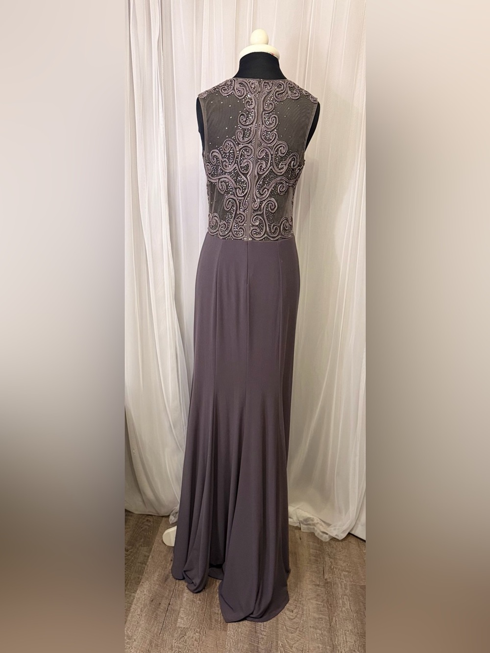 Camille La Vie Beaded Illusion Back Formal Trumpet Evening Gown Size 6 - Picture 5 of 13